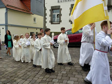 1. Heilige Kommunion in St. Crescentius (Foto: Karl-Franz Thiede)